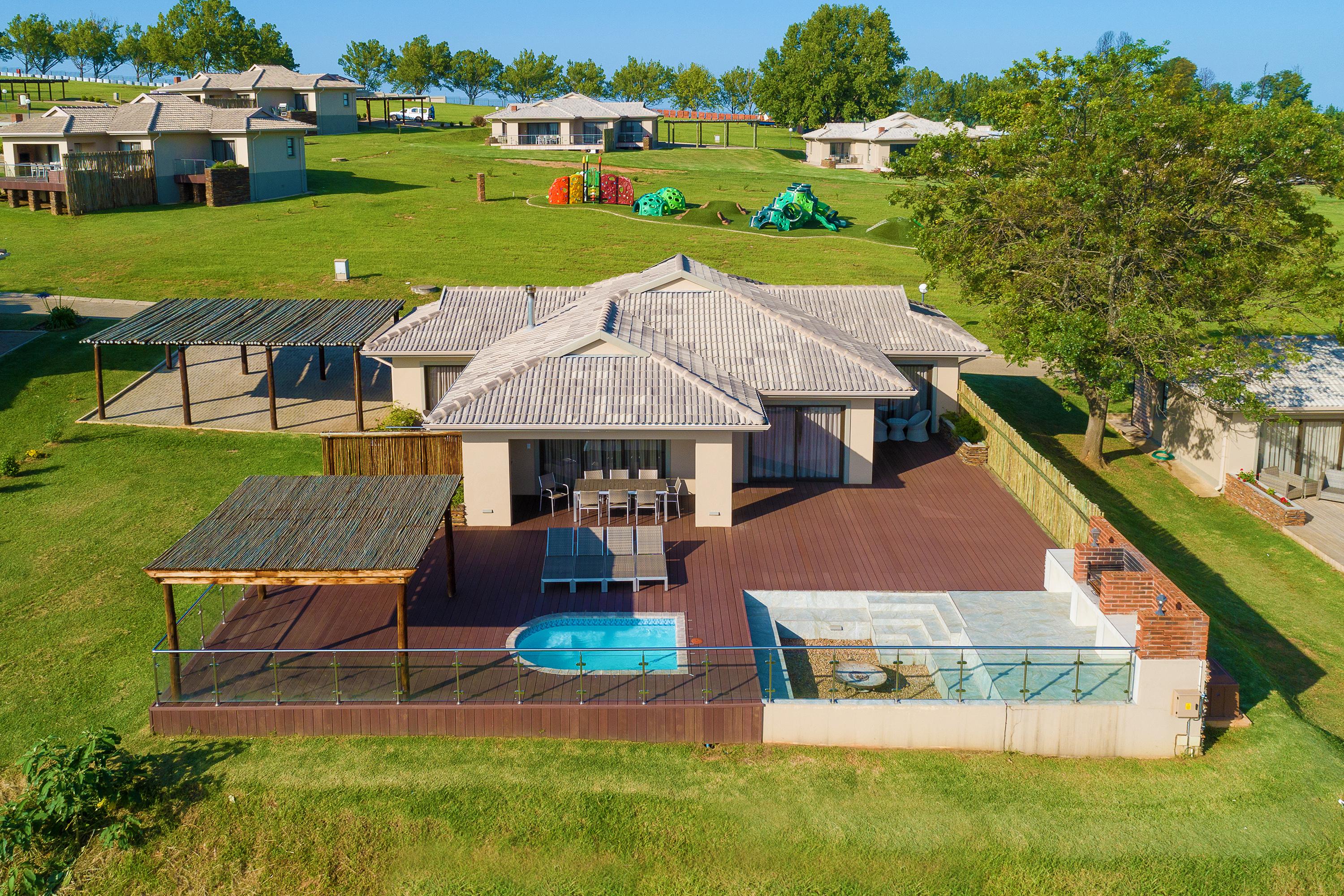 Cayley Mountain Resort Champagne Valley Esterno foto