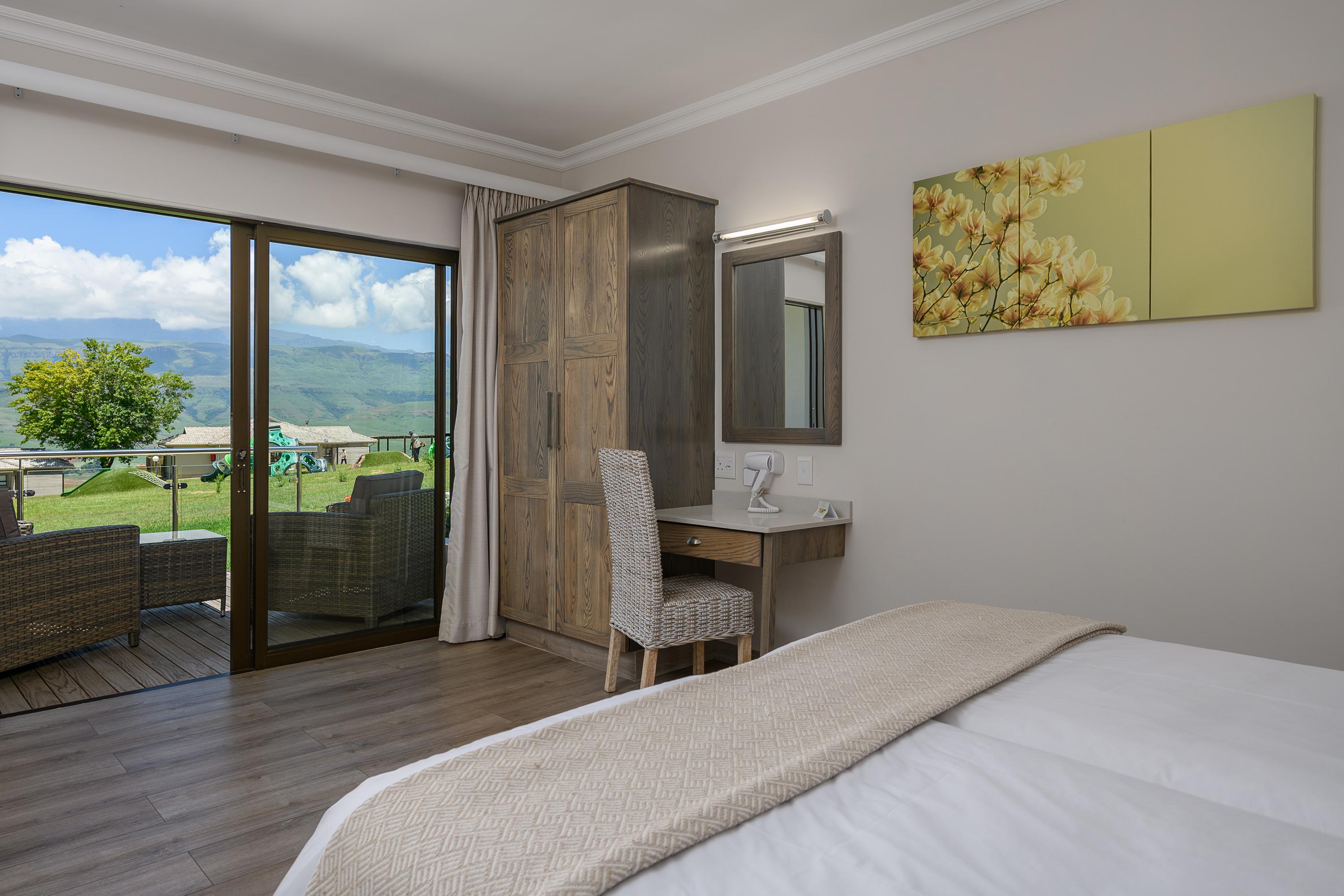 Cayley Mountain Resort Champagne Valley Esterno foto