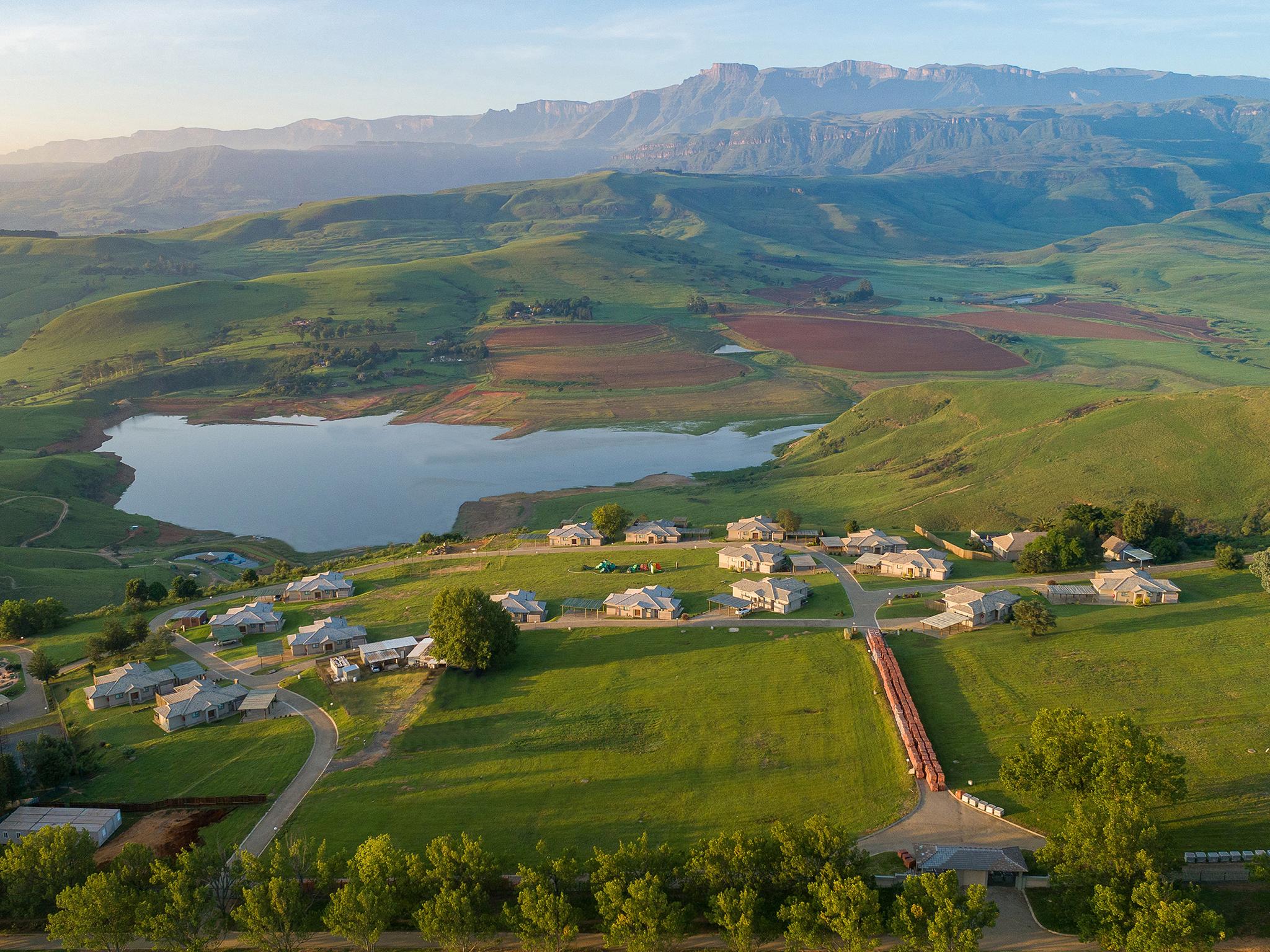 Cayley Mountain Resort Champagne Valley Esterno foto