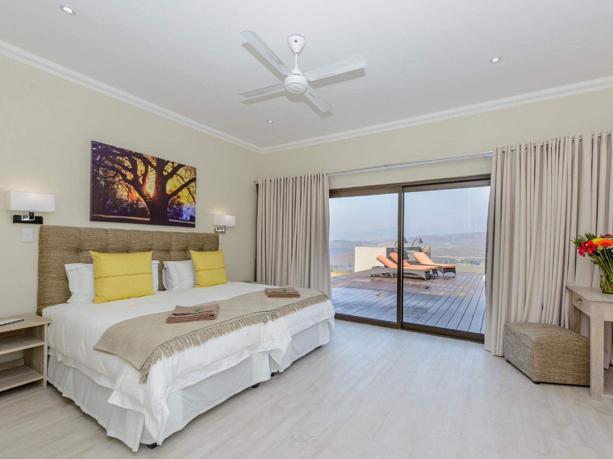 Cayley Mountain Resort Champagne Valley Esterno foto