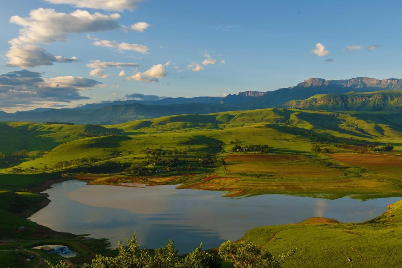 Cayley Mountain Resort Champagne Valley Esterno foto